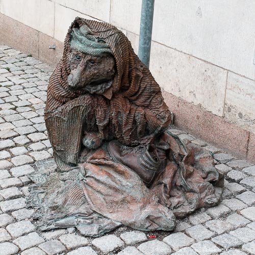 Stoccolma: la statua della volpe di Laura Ford