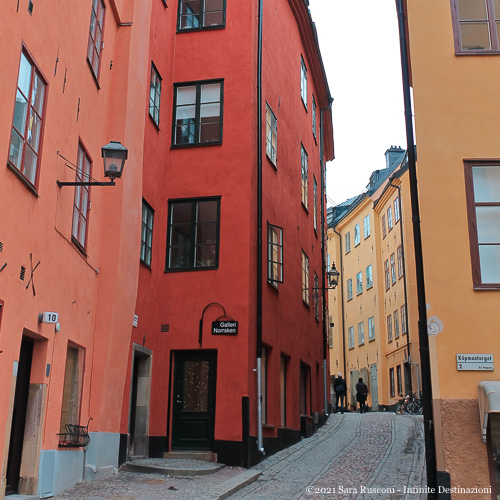 Stoccolma: via del centro storico nel quartiere Gamla Stan